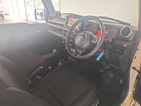 2020-Suzuki-Jimny-15-GLX image:6