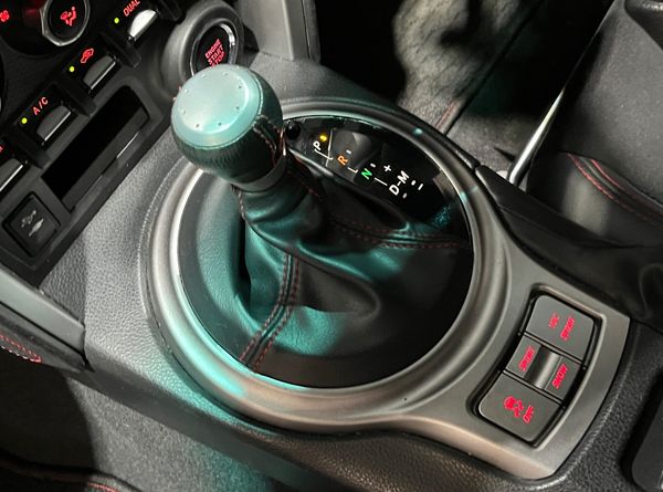 2013-Toyota-86-20-High-Auto image:12