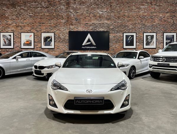 2013-Toyota-86-20-High-Auto image:1