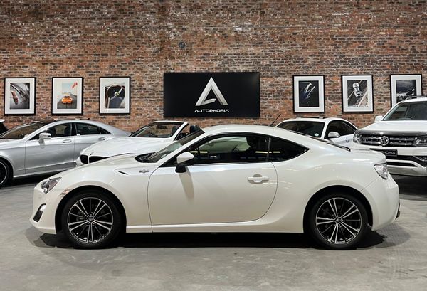 2013-Toyota-86-20-High-Auto image:2