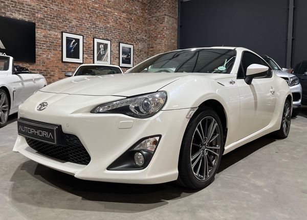 2013-Toyota-86-20-High-Auto image:5