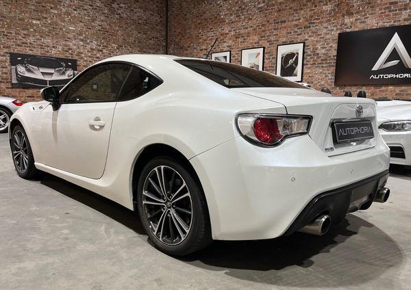 2013-Toyota-86-20-High-Auto image:6
