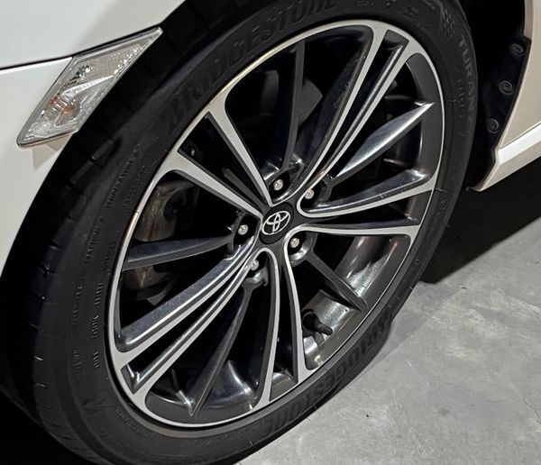 2013-Toyota-86-20-High-Auto image:7