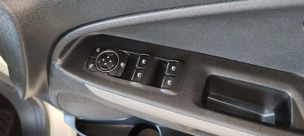 2021-Ford-EcoSport-15-TDCi-Ambiente image:11
