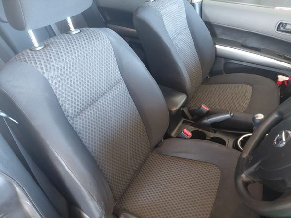 2009-Nissan-X-Trail-20-D-XE-4x2 image:7