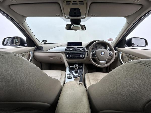 2012-BMW-3-Series-328i-Modern-Auto image:10