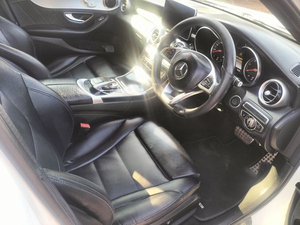 2014-Mercedes-Benz-C-Class-C-220-Bluetec-AMG-Line-Auto image:9