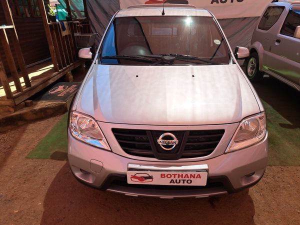 2015-Nissan-NP200-16-SE image:1