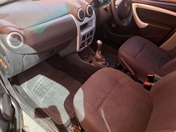 2015-Nissan-NP200-16-SE image:6