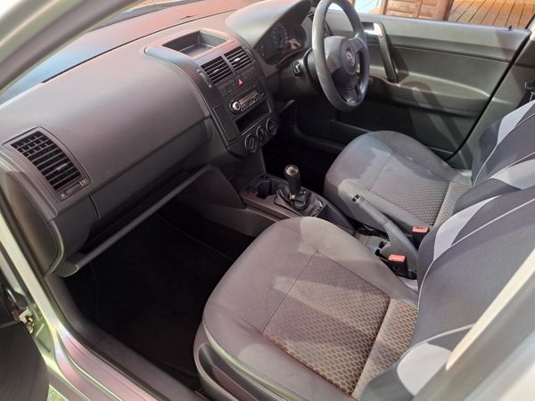2010-Volkswagen-Polo-Vivo-16 image:7