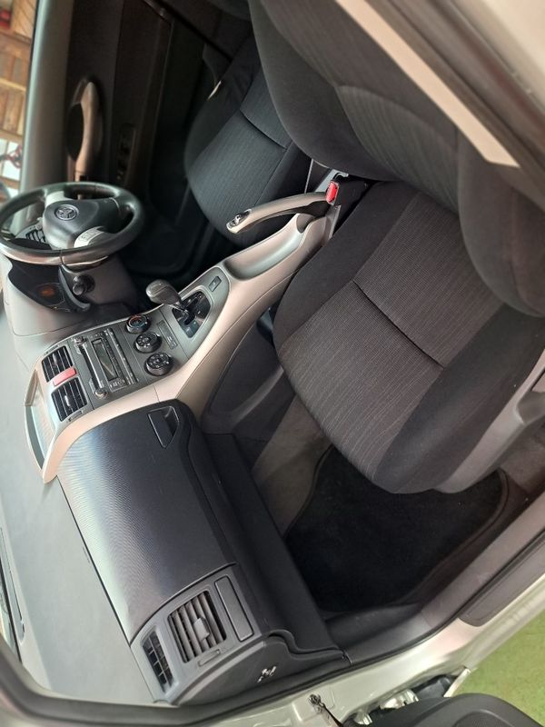 2009-Toyota-Auris-160-RS-Auto image:6