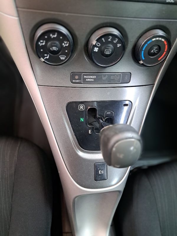 2009-Toyota-Auris-160-RS-Auto image:7
