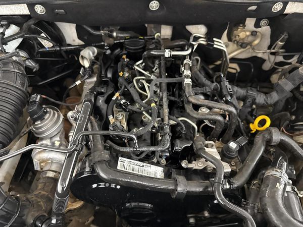 2015-Volkswagen-Amarok-20-TDI-Trendline-103kW-Double-Cab image:12