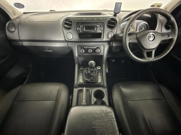 2015-Volkswagen-Amarok-20-TDI-Trendline-103kW-Double-Cab image:1
