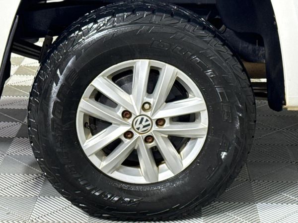 2015-Volkswagen-Amarok-20-TDI-Trendline-103kW-Double-Cab image:7