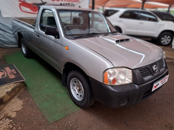 2017-Nissan-NP300-25-TDi-LWB-Single-Cab image:2
