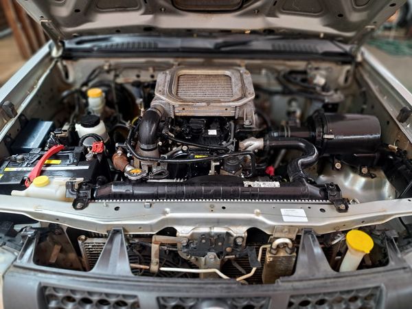 2017-Nissan-NP300-25-TDi-LWB-Single-Cab image:5