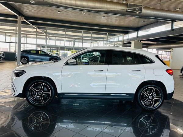 2026-Mercedes-Benz-GLA-200-Auto image:9
