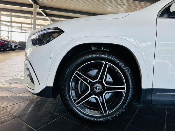 2026-Mercedes-Benz-GLA-200-Auto image:11