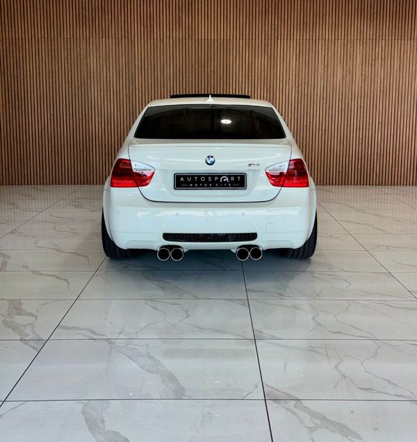 2008-BMW-M3-E90 image:14