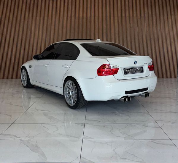 2008-BMW-M3-E90 image:15