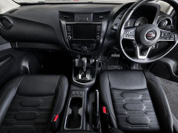2022-Nissan-Navara-25-DDTi-PRO-2X-Auto-Double-Cab image:2
