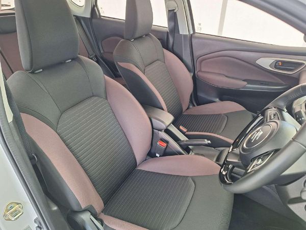 2025-Suzuki-Fronx-15-GL image:8