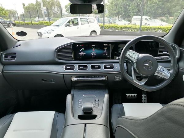 2022-Mercedes-Benz-GLE-400d-4MATIC-AMG-LINE-AUTO image:9