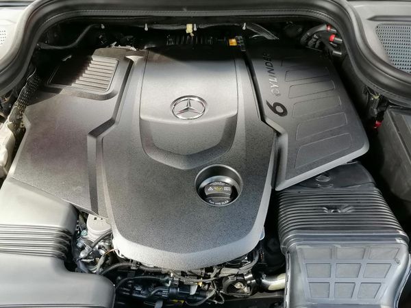 2022-Mercedes-Benz-GLE-400d-4MATIC-AMG-LINE-AUTO image:10