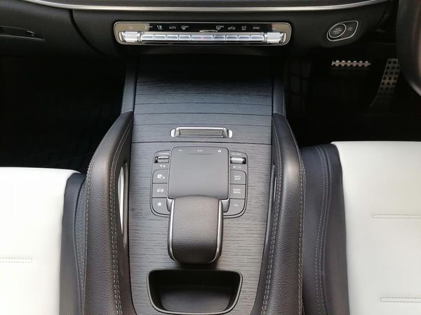 2022-Mercedes-Benz-GLE-400d-4MATIC-AMG-LINE-AUTO image:7