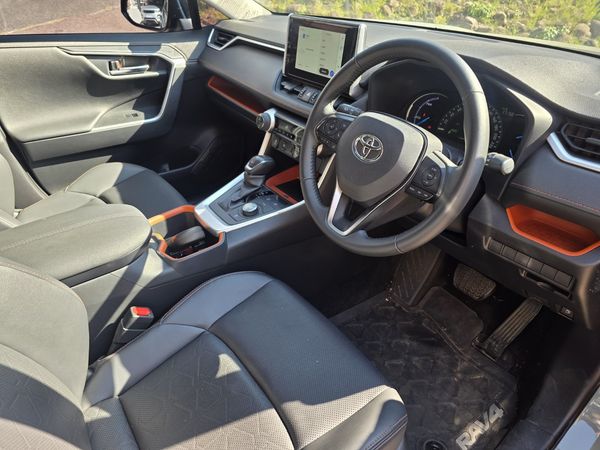 2025-Toyota-RAV4-25-pHev-Auto-e-Four image:6