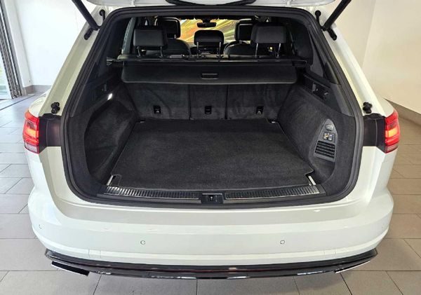 2018-Volkswagen-Touareg-30-TDI-V6-Executive image:12