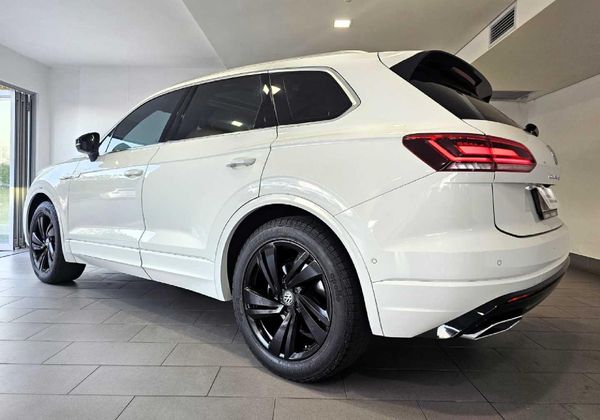 2018-Volkswagen-Touareg-30-TDI-V6-Executive image:2