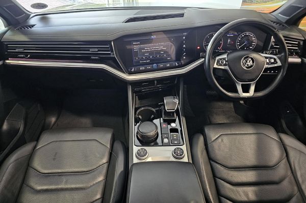 2018-Volkswagen-Touareg-30-TDI-V6-Executive image:7