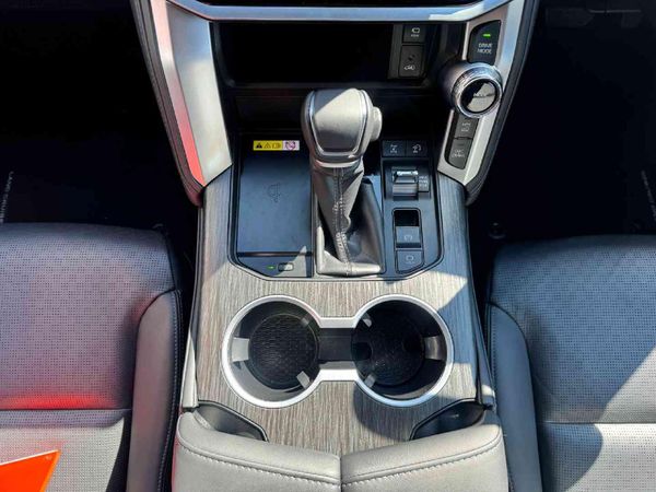 2025-Toyota-Land-Cruiser-300-V6-33D-GR-S image:10