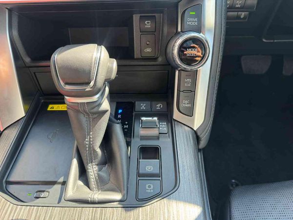 2025-Toyota-Land-Cruiser-300-V6-33D-GR-S image:12