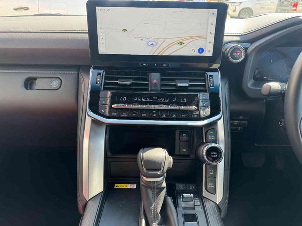 2025-Toyota-Land-Cruiser-300-V6-33D-GR-S image:8