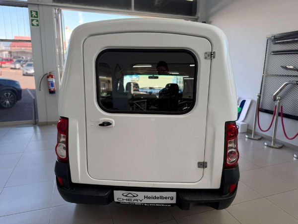 2023-Nissan-NP200-16-AC-Safety-Pack image:3