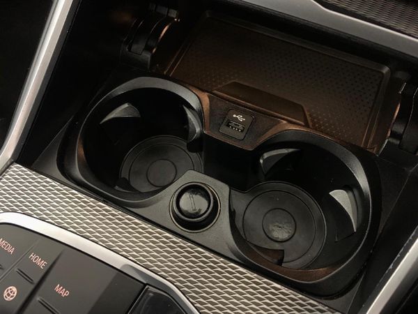 2021-BMW-3-Series-318i-M-Sport image:10