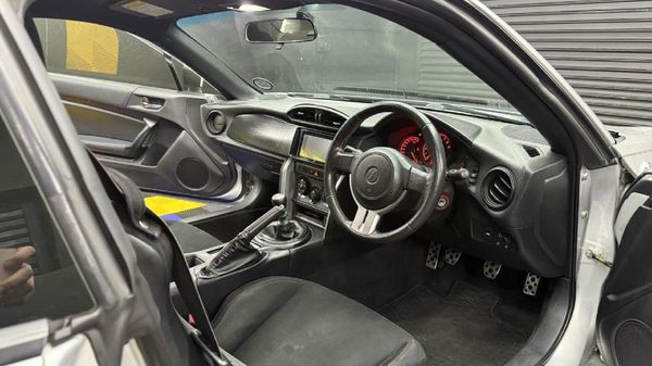 2012-Toyota-86-20 image:9