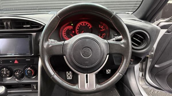 2012-Toyota-86-20 image:10