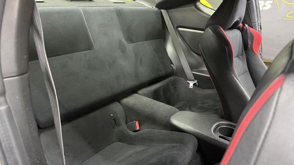 2012-Toyota-86-20 image:12