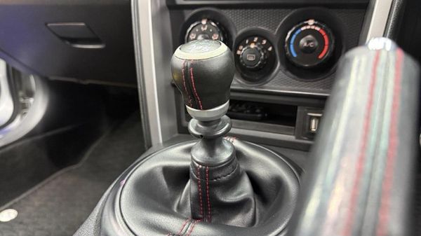 2012-Toyota-86-20 image:16