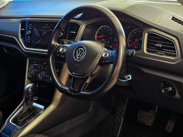 2022-Volkswagen-T-Roc-14-TSI-Design-Auto image:13