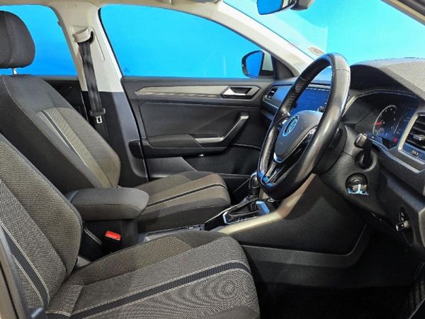 2022-Volkswagen-T-Roc-14-TSI-Design-Auto image:21