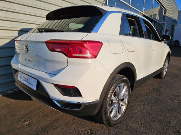 2022-Volkswagen-T-Roc-14-TSI-Design-Auto image:2