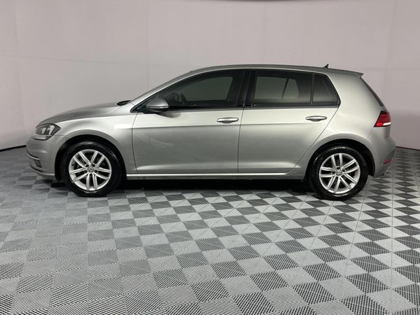 2017-Volkswagen-Golf-VII-14-TSI-Comfortline-Auto image:18