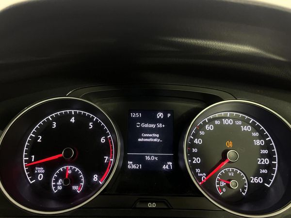 2017-Volkswagen-Golf-VII-14-TSI-Comfortline-Auto image:2