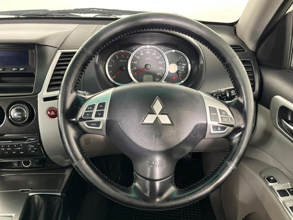 2009-Mitsubishi-Pajero-Sport-32-DI-D-GLS-Auto image:11