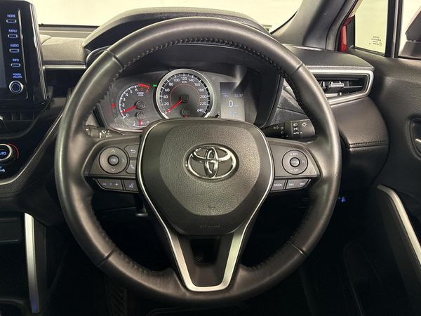 2022-Toyota-Corolla-Cross-18-XS image:10